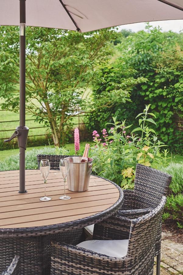 Apple Tree Cottage Beckford Bagian luar foto